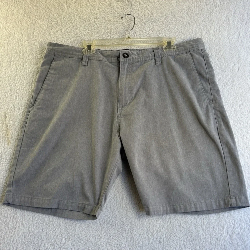 Volcom Skate Board Bermuda Shorts Mens Size 40 Gray Mid Rise 9